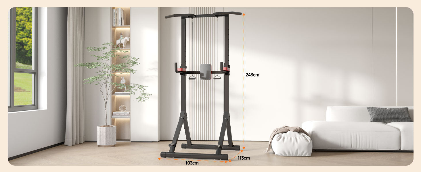 Torre de energía en un entorno de sala de estar con dimensiones mostradas